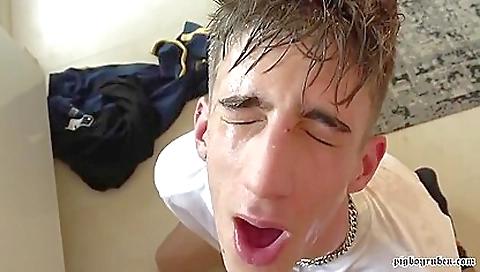 A tattooed teen with a big ass and a dick in her mouth