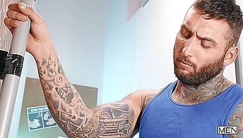 Hot tattooed chick blows two men and gets her ass fucked
