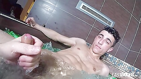 Sexy teen handjob in the spa is taken out of her pocket