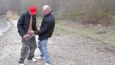 Hot amateur brunette gets fucked on a cold outdoor scene